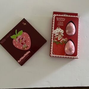 Strawberry Shortcake Cosmetic Blenders 2 Red Velvet 20 Shades Color Palette Set